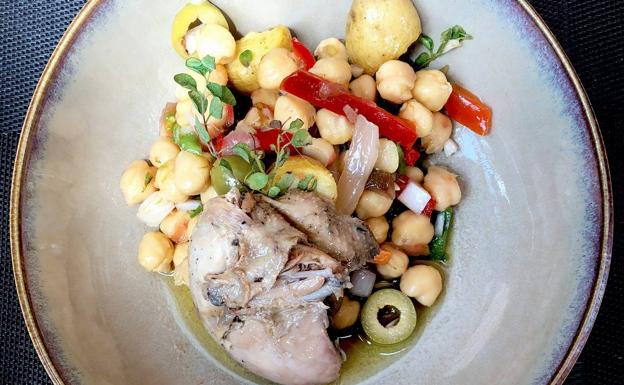 Ensalada de garbanzos con escabeche de perdiz