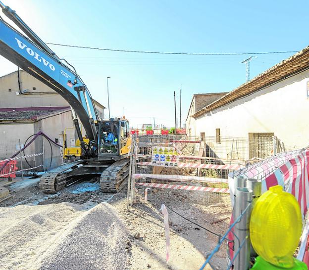 Podemos critica el retraso en las obras del socavón de Los Dolores