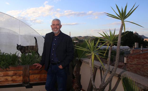 José Belmonte: «El 'sé tonto, no leas' de Fernando Savater sigue muy vigente»