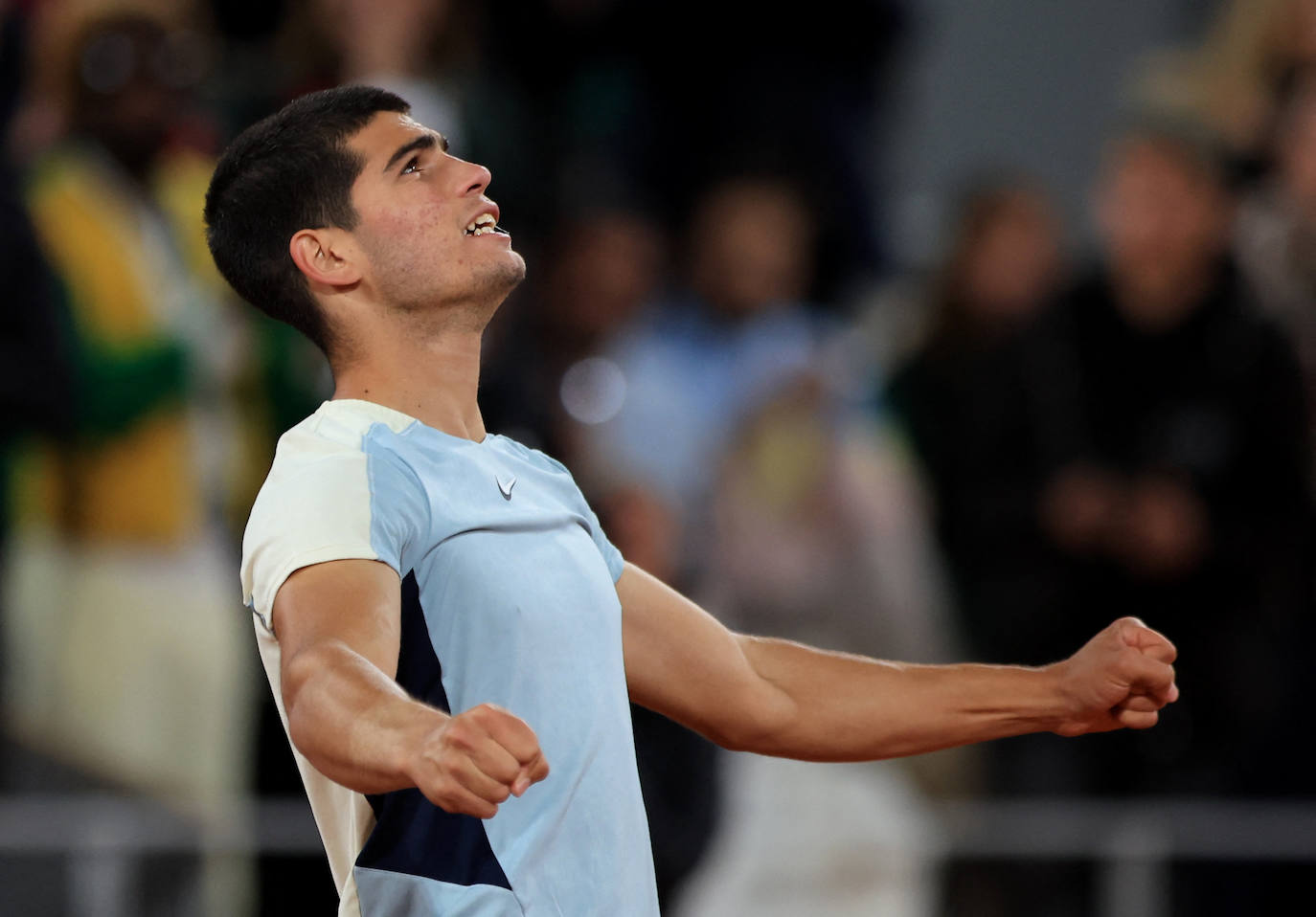 Carlos Alcaraz derrota a Karen Khachanov y se mete en cuartos de final de Roland Garros