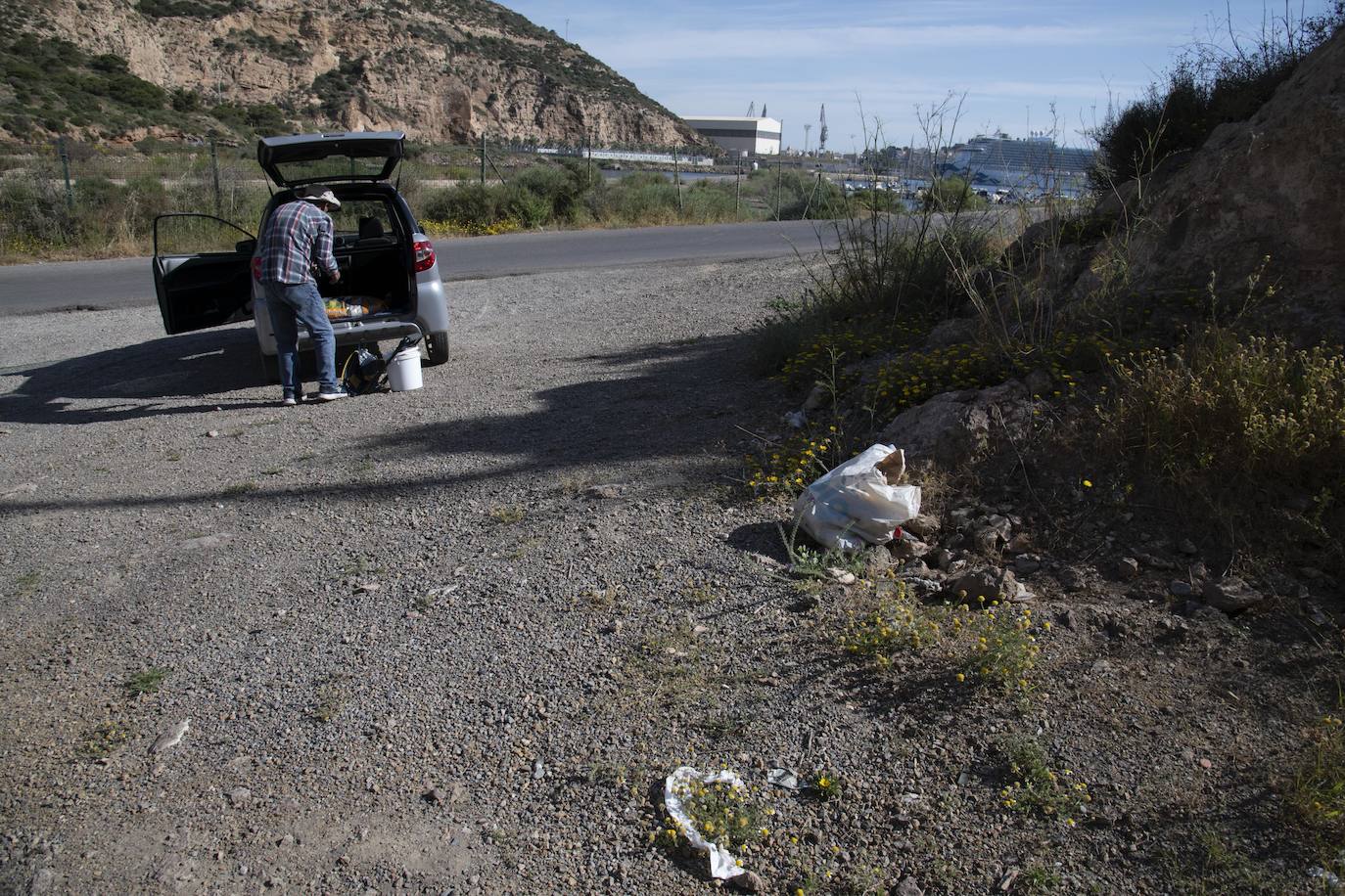 'Basuraleza' en la ruta del faro de Navidad en Cartagena