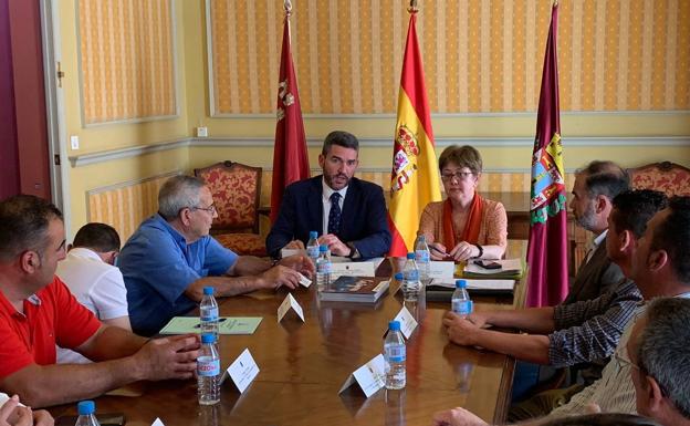La Comunidad y el Gobierno central renuevan el convenio para conservar las reservas de interés pesquero
