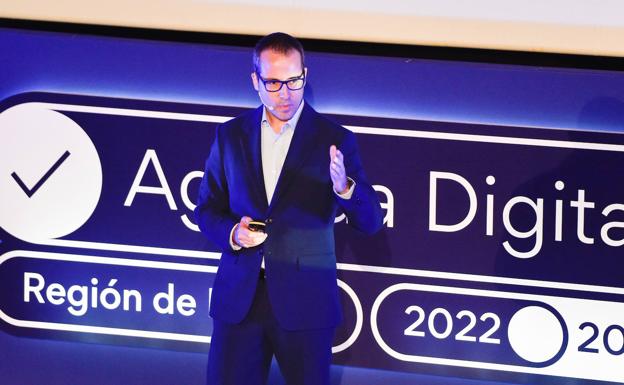 Javier Martínez Gilabert: «El objetivo es que solo se vaya a una oficina a casarse o divorciarse»