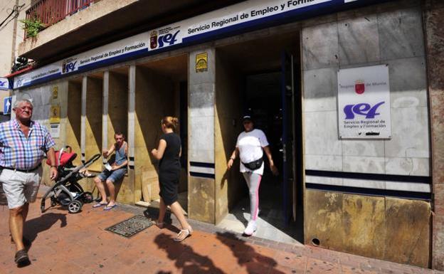 Los parados bajan de 90.000 en la Región de Murcia por primera vez en catorce años