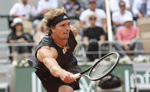 Zverev, un gigante de barro entre Nadal y la final