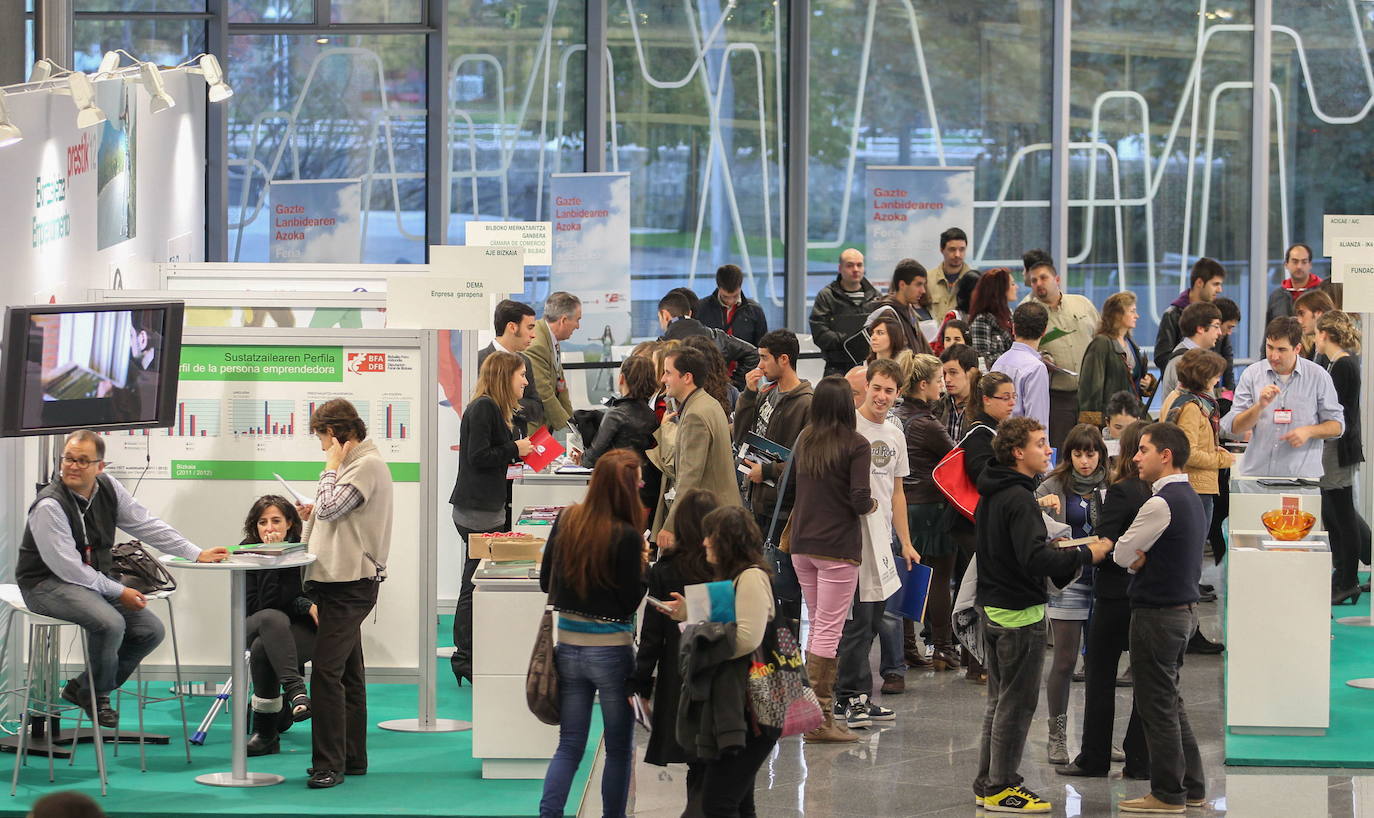 El buen momento laboral favorece a los jóvenes con una notable reducción del paro