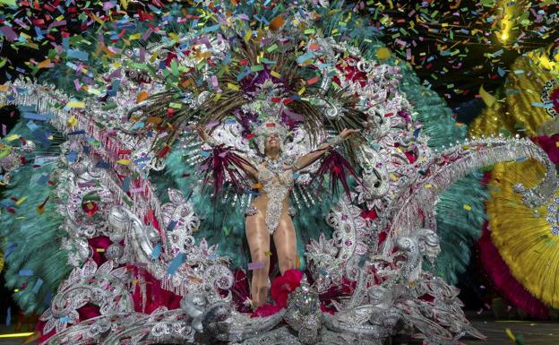 Rosana Yepes, de la comparsa Aradia, elegida reina del Carnaval de Cartagena