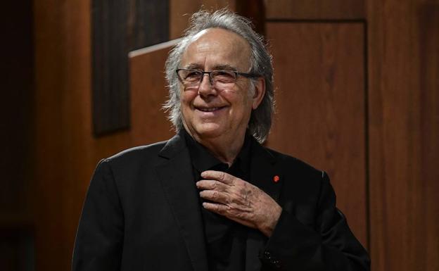 Joan Manuel Serrat: «He procurado comerme la vida como se come un buen melocotón»