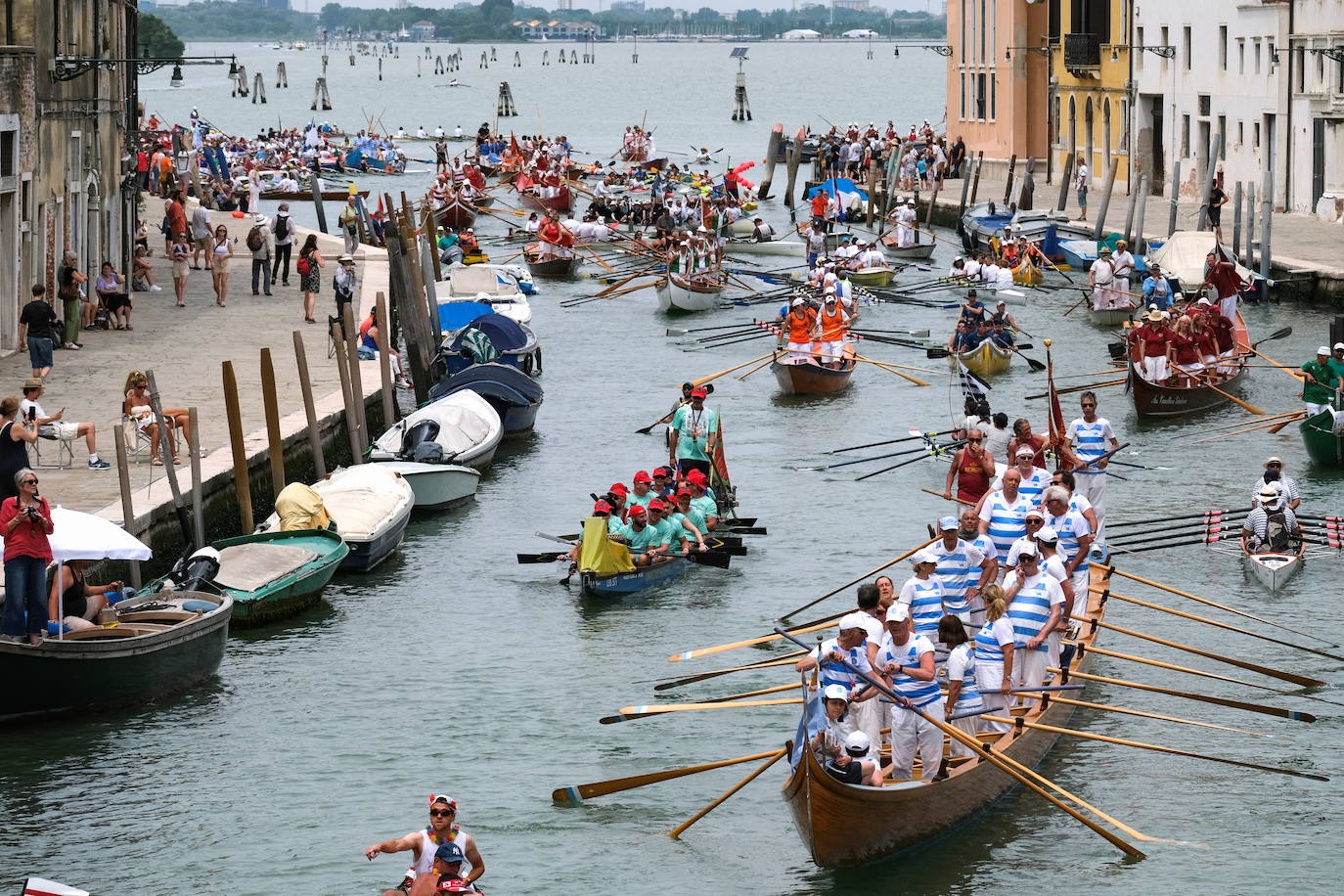 Fiesta de la «Vogalonga» en Venecia
