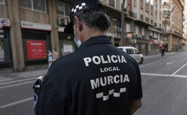 Incautan varios cuchillos a un grupo de personas que participó en una riña en Murcia