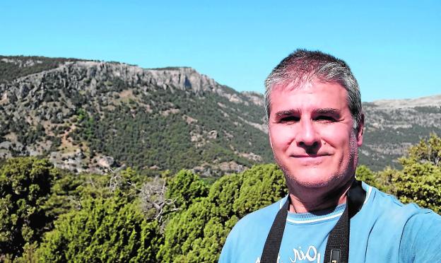 Carlos Martínez-Carrasco Pleite: «Es muy improbable erradicar la sarna en los rumiantes silvestres de la Región»