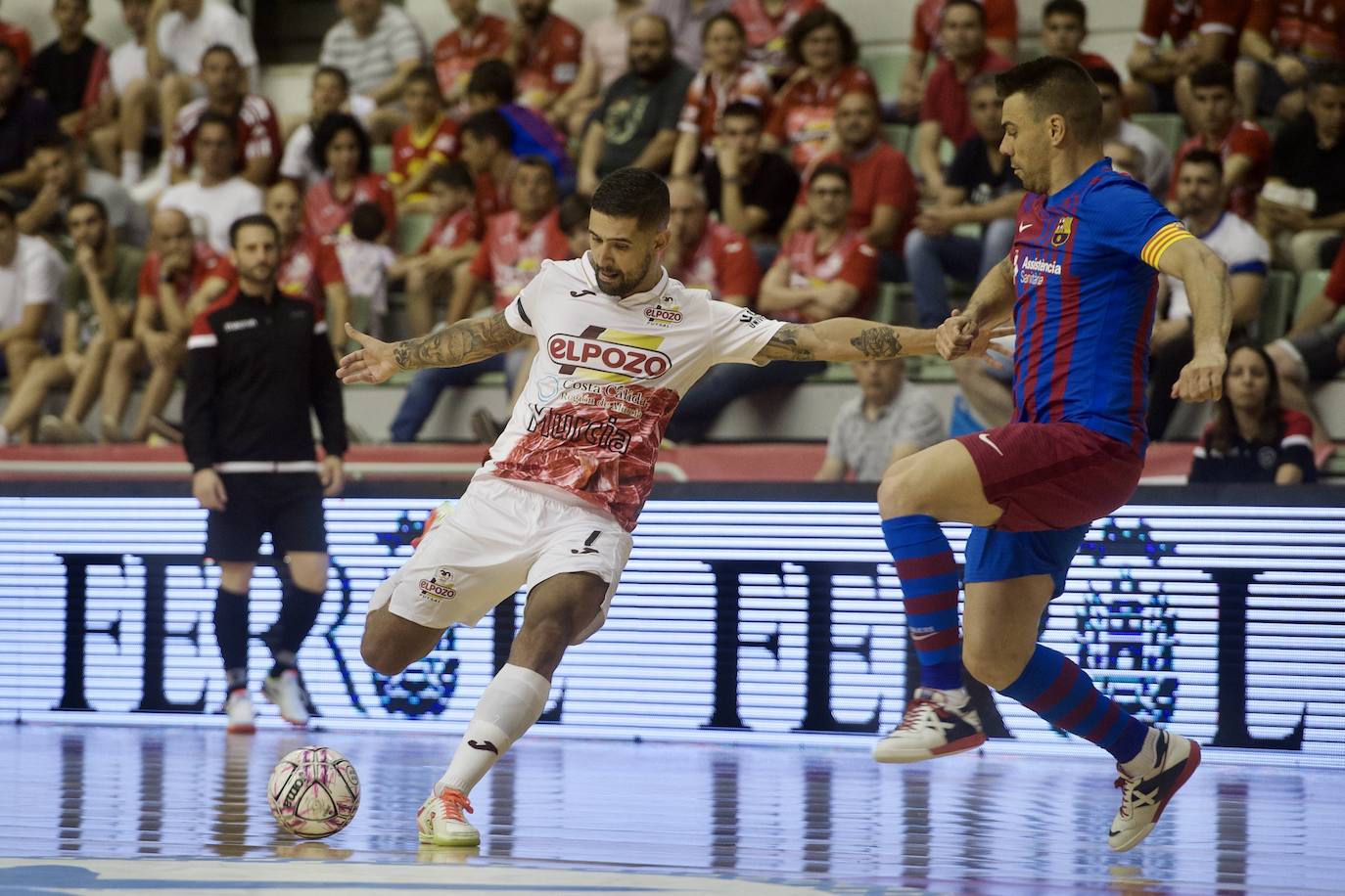 El Barça deja muy tocado a ElPozo (1-3)