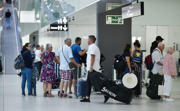 El aeropuerto de la Región de Murcia recuperó en mayo el 88% de vuelos respecto a 2019