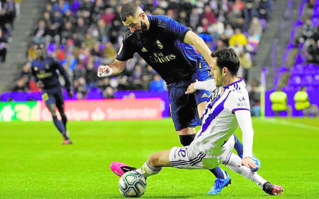 El Efesé busca al cerrojo de su defensa