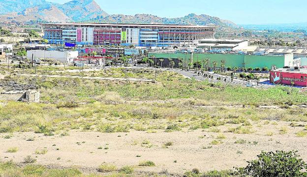 El elevado coste de Cobatillas recupera el proyecto de la ciudad deportiva grana