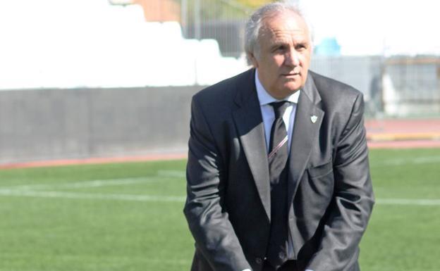 Alfonso García quiere la plaza en Segunda RFEF del Extremadura o Mar Menor