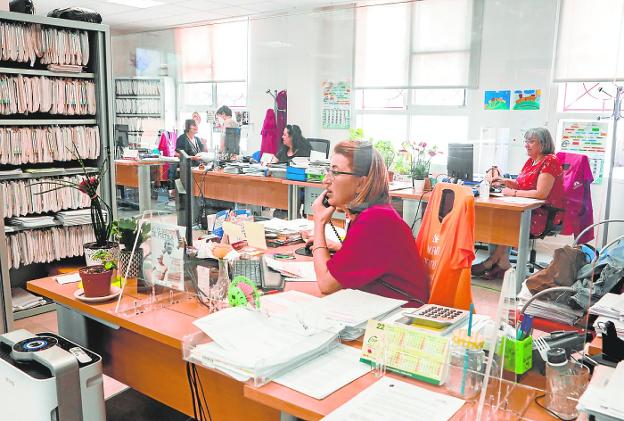 Dos programas tratan de poner freno a la brecha digital en Lorca con ayuda europea