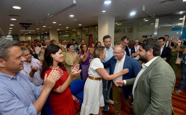 Génova da vía libre a López Miras con la exigencia de mejorar los resultados