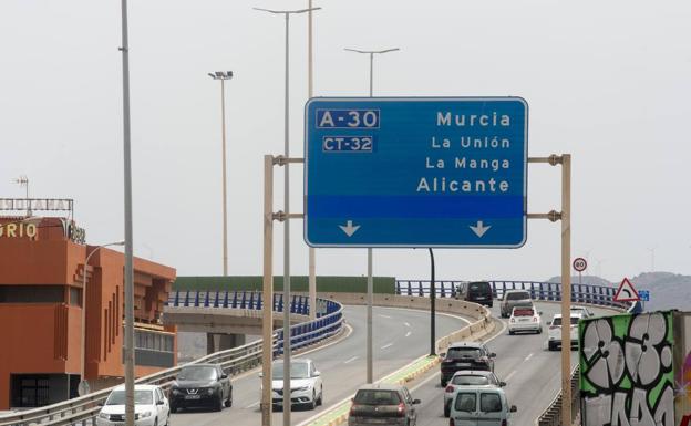 La iluminación del viaducto de la A-30 en la entrada a Cartagena será a prueba de robos