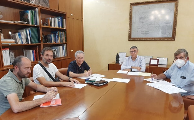 Vecinos de Doña Inés, preocupados por la sobreexplotación del acuífero y del río Turrilla