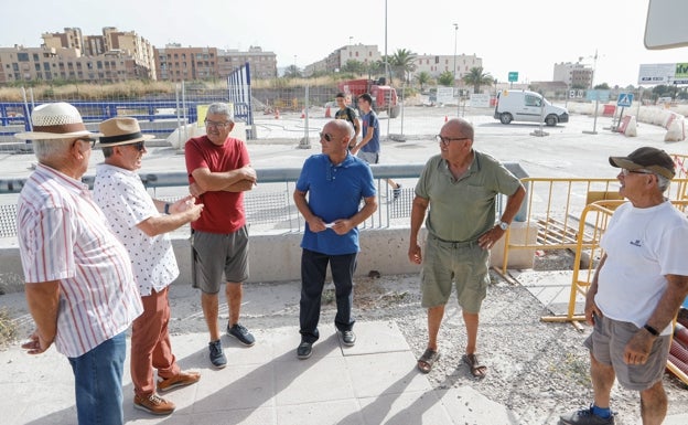 Los vecinos de San Antonio de Lorca anuncian movilizaciones ante el retraso de las obras de la rotonda