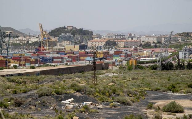 El Puerto de Cartagena se abre a dar un uso ciudadano parcial a Peñarroya