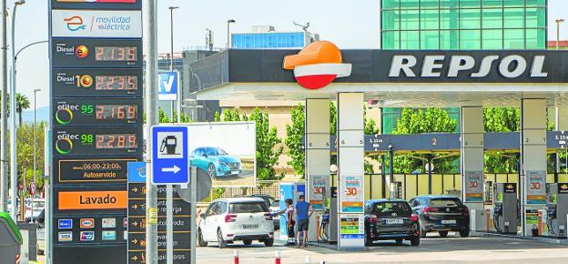 Las gasolineras de la Región de Murcia alertan de que el precio seguirá subiendo en vacaciones