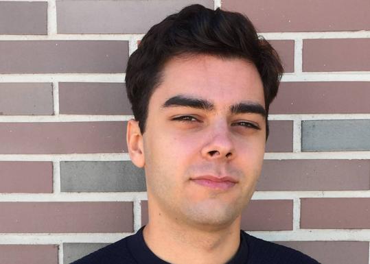 «Nos encontramos con un artista en el que el arte brota de manera natural con acostumbrada complacencia»