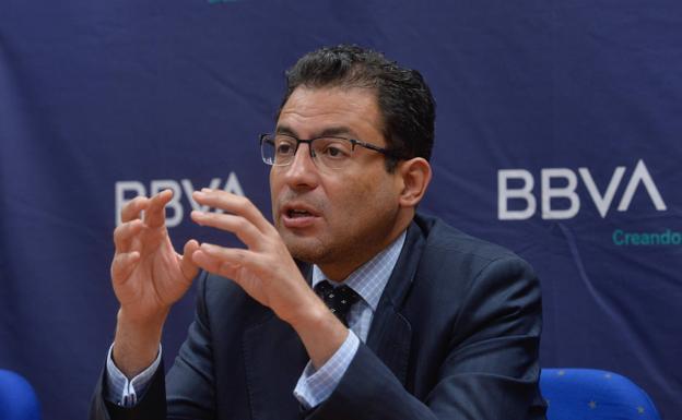 El BBVA señala «el riesgo» de que el precio de las gasolinas escale hasta los 3 euros