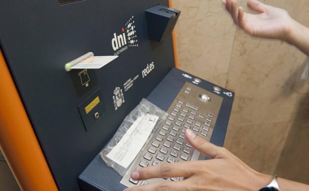 Revisa tu DNI: El motivo por el que podrían bloquearte la cuenta bancaria