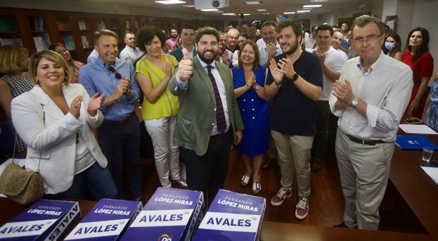 El PP respira aliviado con la unidad en torno a López Miras en el congreso