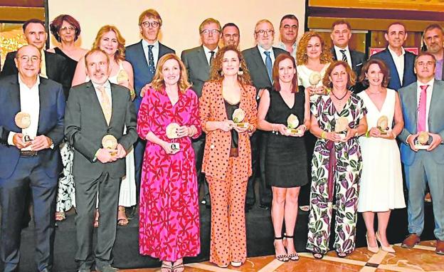 Entregan los Ecónomos 2022