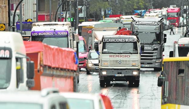 Los transportistas acuerdan no retomar el paro y negociarán con el Gobierno regional
