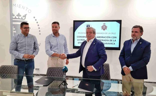 El Ayuntamiento de Caravaca y la Cofradía de la Vera Cruz firman un convenio para fomentar la Basílica como destino de peregrinación