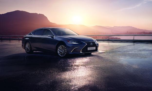 Llega la nueva versión de la berlina más popular de Lexus