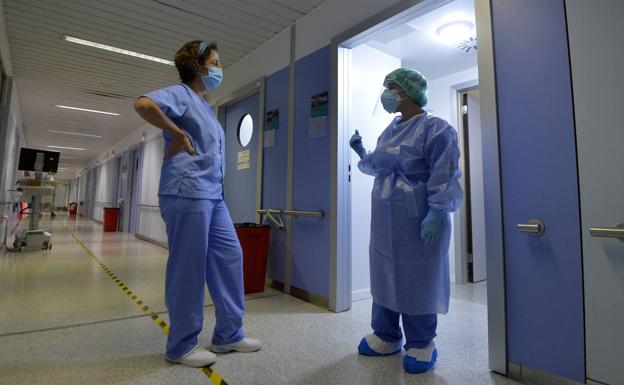 Advierten de que Salud cerrará 150 camas en la Región de Murcia en un verano que será una «bomba de relojería»