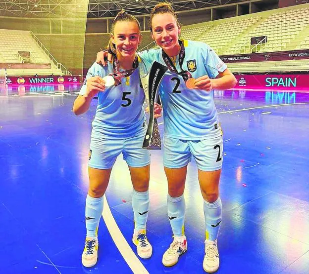 The Cartagena Mayte Mateo and the Muleña Noelia Montoro celebrate the European title in Portugal. 