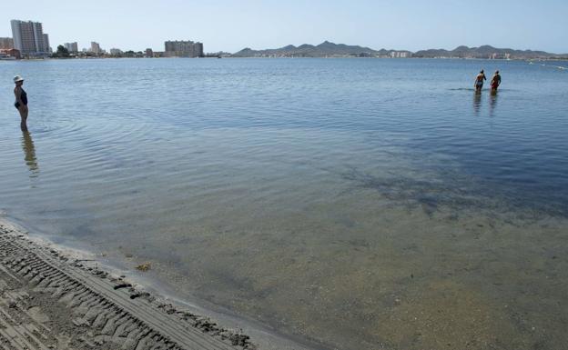 Ocho de cada diez ciudadanos de la Región de Murcia ven insuficientes las medidas para el Mar Menor