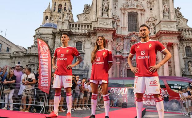 Real Murcia: La nueva camiseta todo un triunfo | La