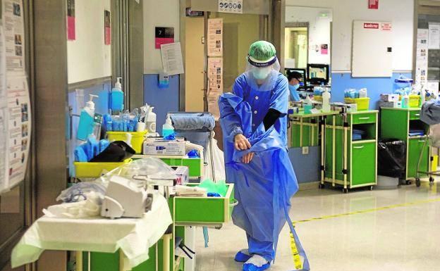 El número de hospitalizados por Covid en la Región de Murcia crece un 32% en la última semana