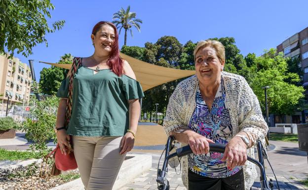 Aumentan las solicitudes de mayores para tener compañía de voluntarios de Cruz Roja en Murcia