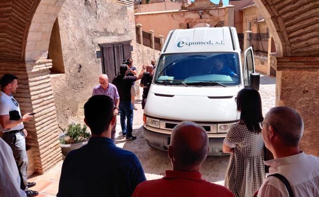 Mula recibe las obras que se llevaron las clarisas después de tres años