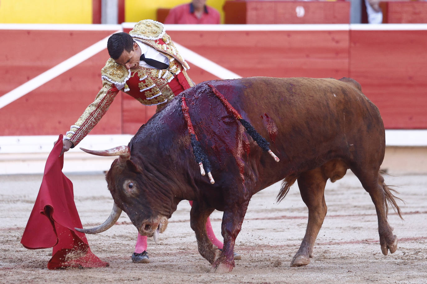 Oreja al pundonor de Ureña en Pamplona