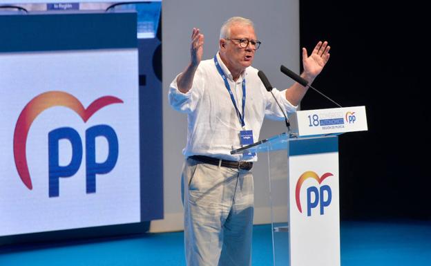 Valcárcel advierte a López Miras: «Divididos y endiosados no conseguimos nada»