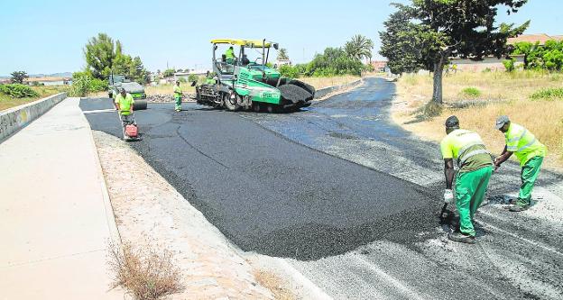 El plan de asfalto empieza por el Sector Estación, la 'Urba' y Nueva Cartagena