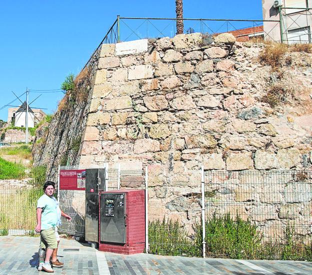 La restauración del Baluarte de Berwick, en Cartagena, permitirá abrir un mirador a la Serreta