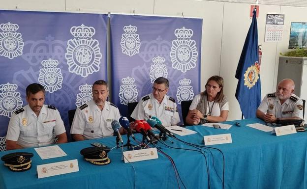 Press conference offered this morning at the Cáceres National Police Station. 