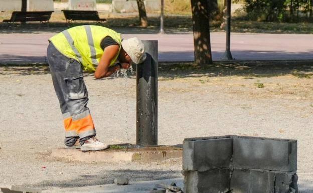 Estas son las diferencias entre sufrir un golpe de calor y una insolación