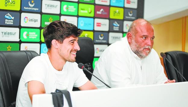 Jairo se ve totalmente preparado para jugar en una defensa de cuatro