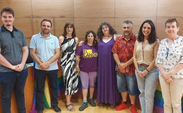 Despedida del trabajo en Totana tras conocerse que es lesbiana en un certamen literario LGTBI